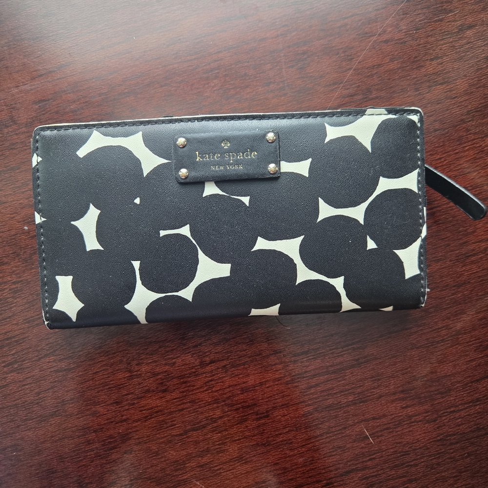 Kate Spade Black and White Wallet - Picture 4 of 4